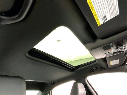 Used 2022 Volkswagen Passat 2.0T R-Line image 22