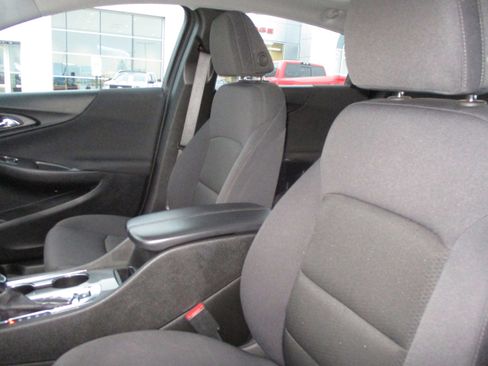 Used 2024 Chevrolet Malibu LT image 33