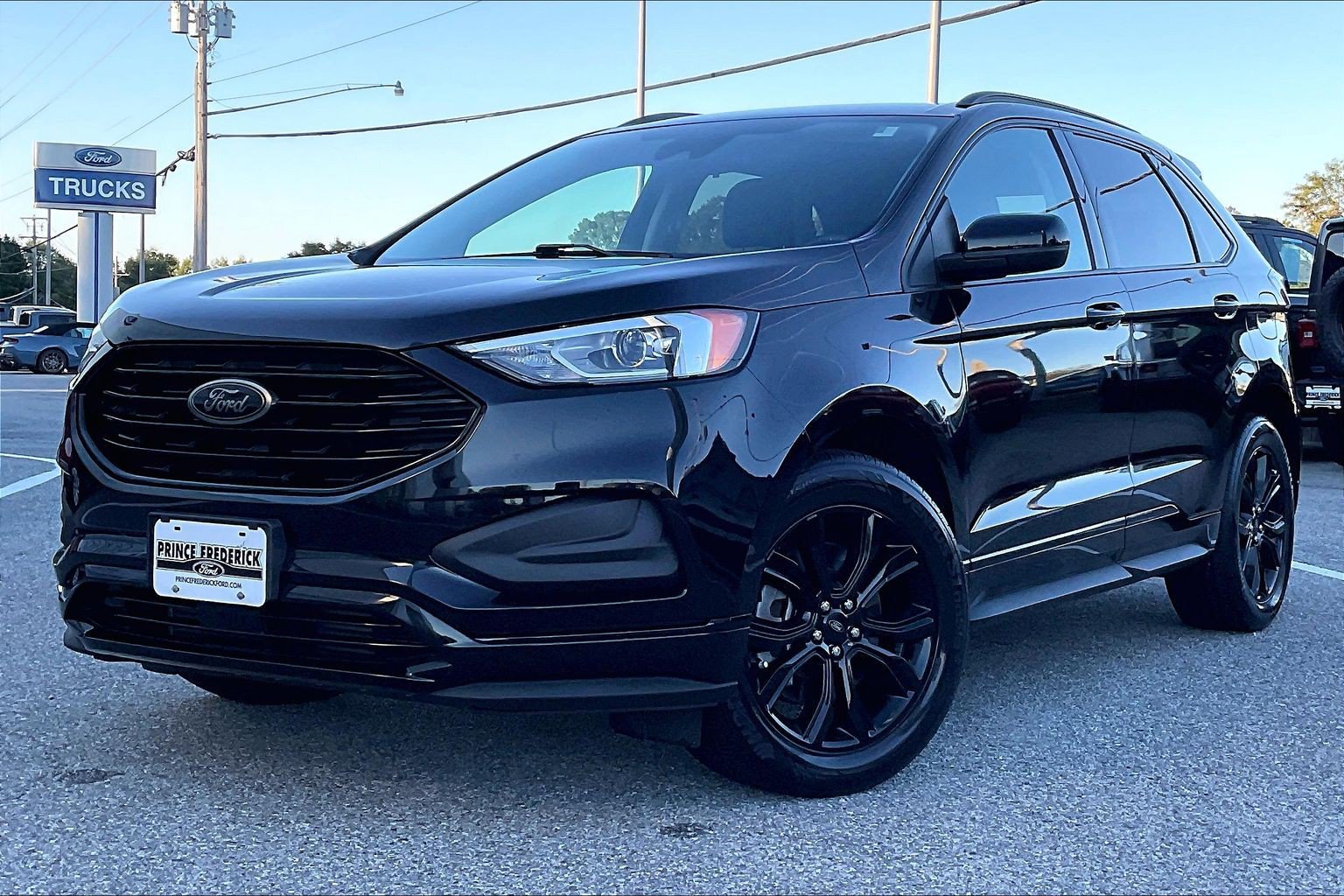 Certified 2022 Ford Edge SE w/ Black Appearance Package AWD/4WD image 3