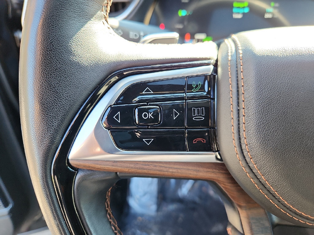 Used 2023 Jeep Grand Cherokee Summit w/ Advanced Protech Group IV AWD/4WD image 23