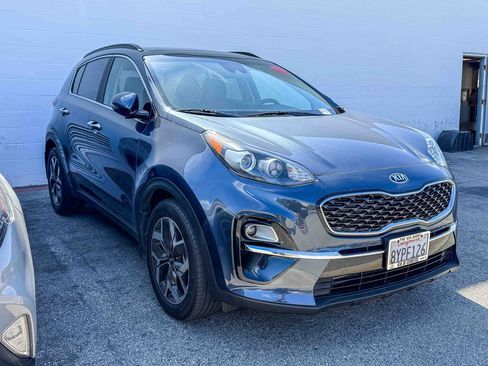 Used 2022 Kia Sportage EX FWD image 3