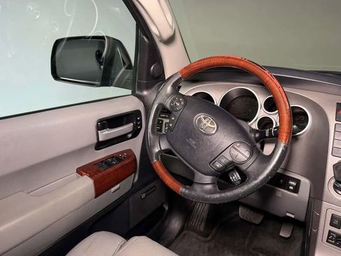 Used 2013 Toyota Sequoia Platinum AWD/4WD image 30