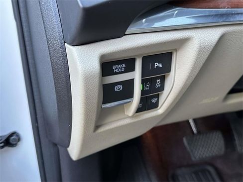 Used 2017 Acura MDX SH-AWD image 25