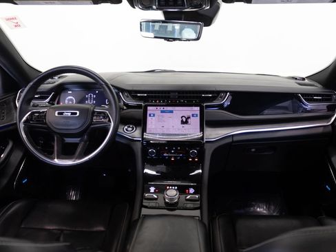 Used 2022 Jeep Grand Cherokee L Overland w/ Luxury Tech Group IV AWD/4WD image 27