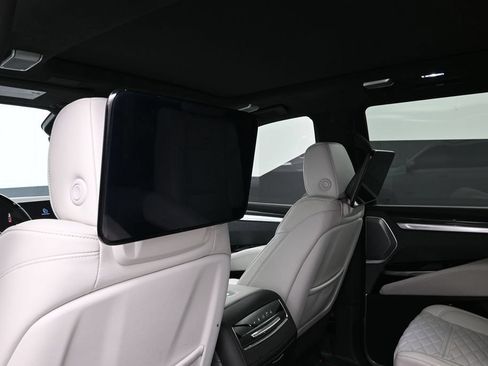 Used 2026 Cadillac Escalade V w/ LPO, ONYX Package AWD/4WD image 18