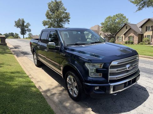 Used 2016 Ford F150 Platinum w/ Equipment Group 701A Luxury AWD/4WD image 4