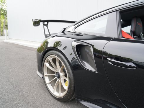 Used 2019 Porsche 911 GT2 RS RWD image 36
