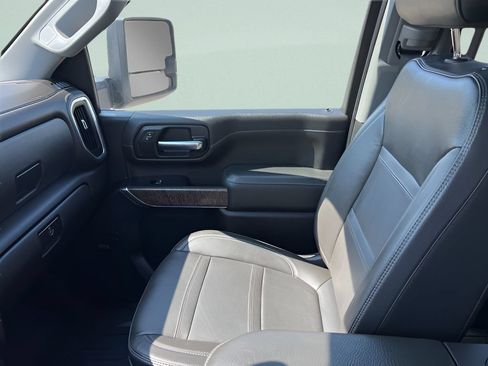 Used 2023 GMC Sierra 3500 Denali w/ Denali Ultimate Package AWD/4WD image 11