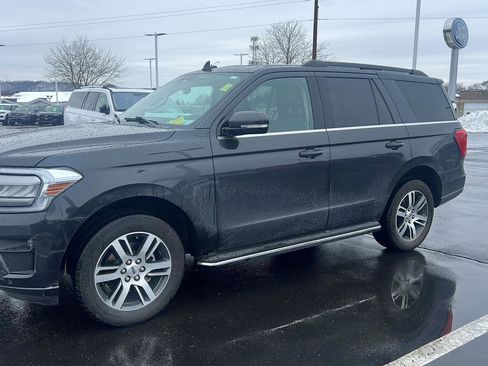Used 2023 Ford Expedition XLT image 12