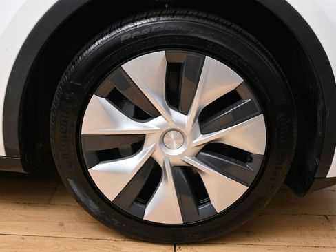 Used 2023 Tesla Model Y Long Range AWD/4WD image 11