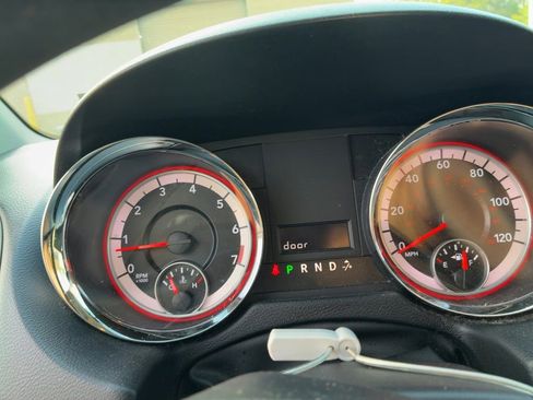 Used 2014 Dodge Grand Caravan SXT image 13