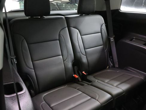 Used 2021 GMC Acadia SLT w/ Elevation Edition image 14