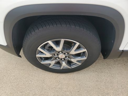 Used 2023 GMC Acadia SLT FWD image 38