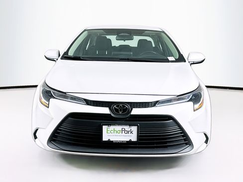 Used 2024 Toyota Corolla LE image 2