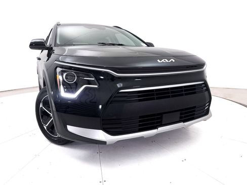 Certified 2025 Kia Niro EX FWD image 6