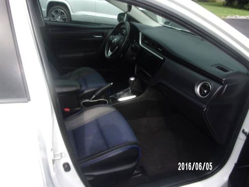 Used 2018 Toyota Corolla SE FWD image 10