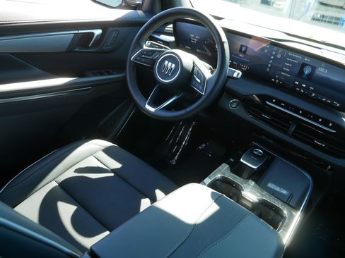 Used 2025 Buick Enclave Preferred image 9