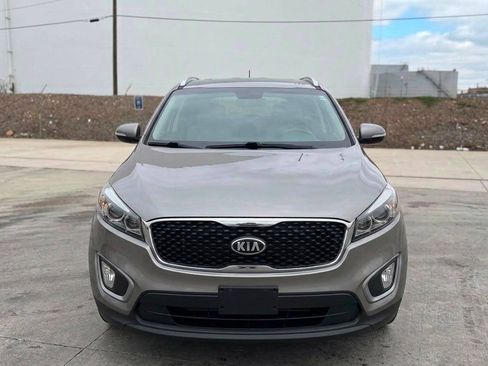 Used 2016 Kia Sorento AWD image 2