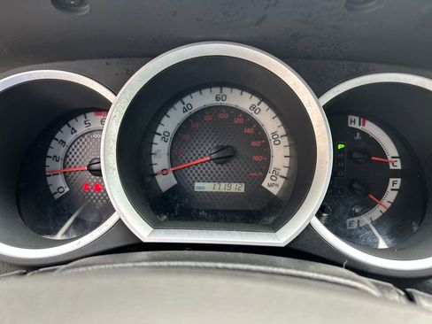 Used 2014 Toyota Tacoma PreRunner image 14