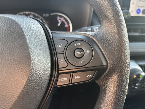 Used 2025 Toyota RAV4 XLE w/ Convenience Package image 20