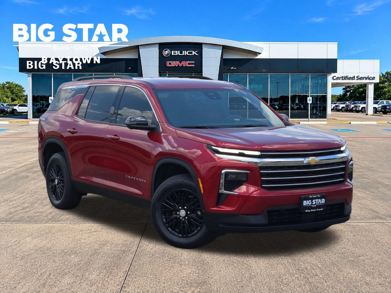 Used 2026 Chevrolet Traverse LT w/ Driver Confidence Package FWD image 1