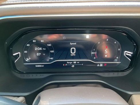 Used 2022 GMC Yukon Denali w/ Denali Premium Package image 10