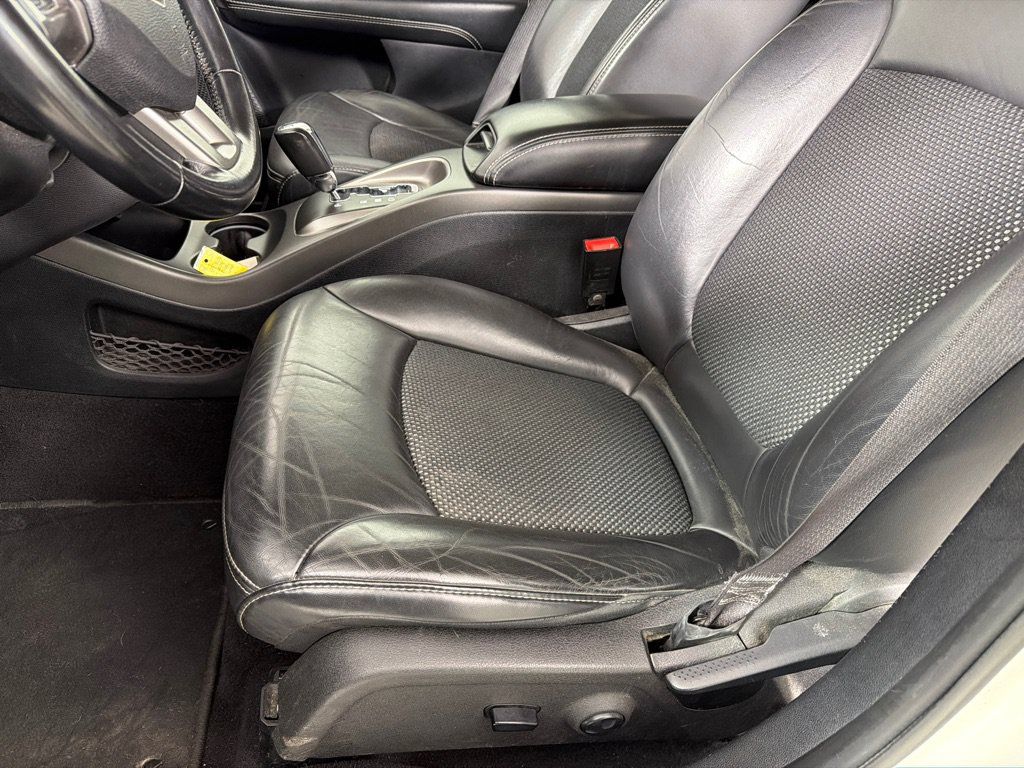 Used 2020 Dodge Journey Crossroad FWD image 12