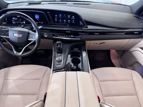 Certified 2023 Cadillac Escalade ESV Premium Luxury w/ Performance Package AWD/4WD image 25