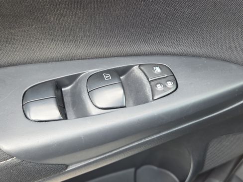 Used 2015 Nissan Sentra SV FWD image 31