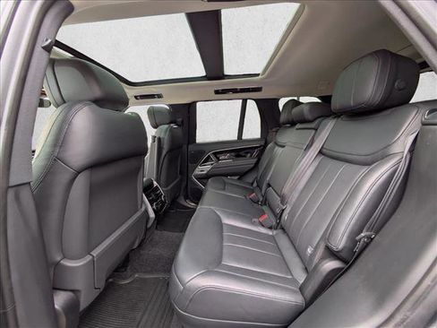 Used 2023 Land Rover Range Rover SE image 21