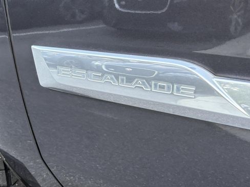 Used 2016 Cadillac Escalade ESV Luxury image 13