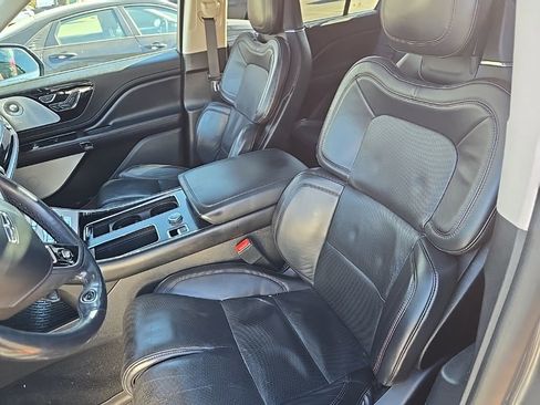 Used 2021 Lincoln Aviator Reserve w/ Equipment Group 208A image 9