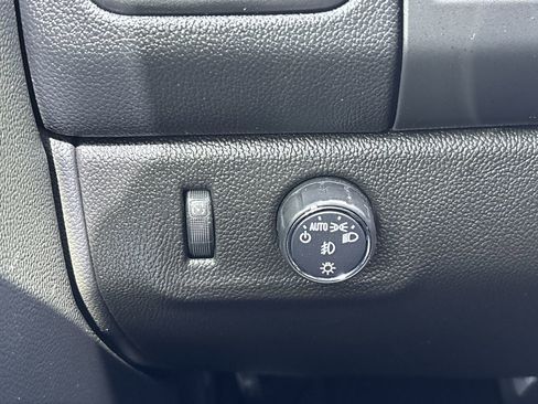 Used 2022 Chevrolet Colorado LT w/ LT Convenience Package image 23