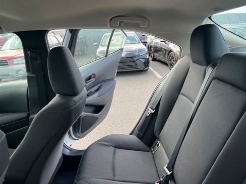 Used 2025 Toyota Corolla LE image 38