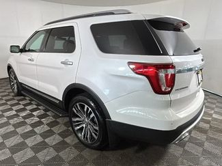 Used 2017 Ford Explorer Platinum AWD/4WD video 4