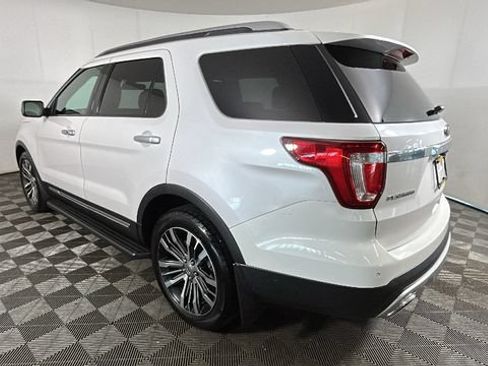 Used 2017 Ford Explorer Platinum AWD/4WD image 4