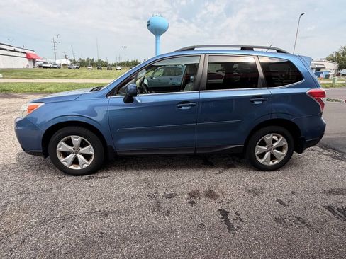 Used 2015 Subaru Forester 2.5i Limited AWD/4WD image 8