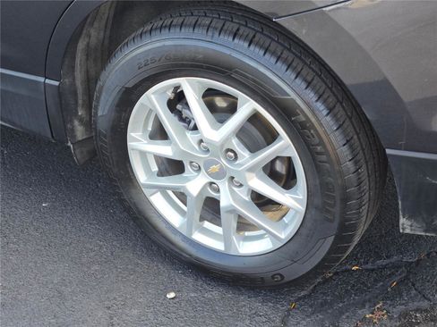 Used 2023 Chevrolet Equinox LT image 18