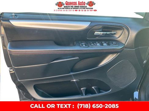 Used 2019 Dodge Grand Caravan GT image 23