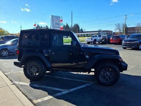 Used 2024 Jeep Wrangler Sport S image 6