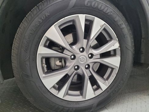 Used 2017 Nissan Murano SL w/ Cargo Package image 31