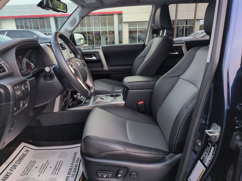 Certified 2024 Toyota 4Runner SR5 Premium w/ Moonroof Package AWD/4WD image 9