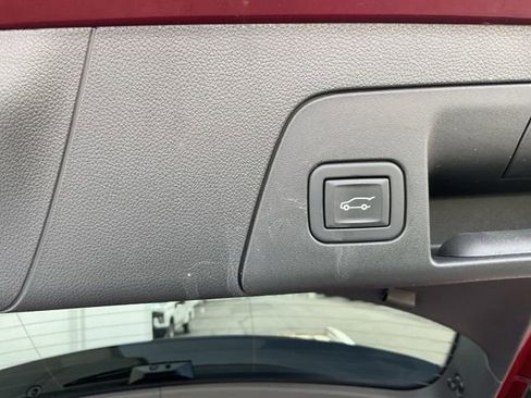 Used 2023 Buick Envision Avenir AWD/4WD image 11