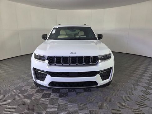 New 2026 Jeep Grand Cherokee Limited RWD image 3