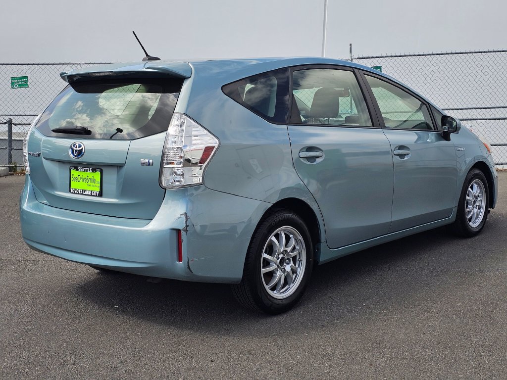 Used 2014 Toyota Prius V Three FWD image 7