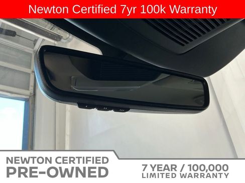 Used 2024 Nissan Pathfinder SL AWD/4WD image 39