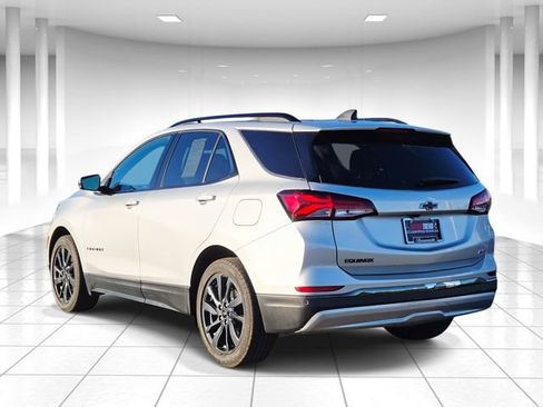 Used 2022 Chevrolet Equinox RS w/ Infotainment Package image 3