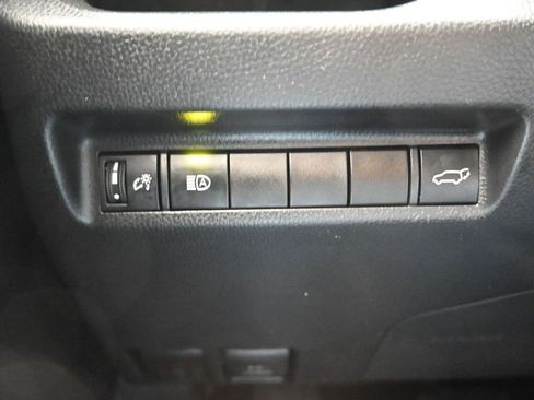 Used 2022 Toyota RAV4 XLE w/ Convenience Package image 22