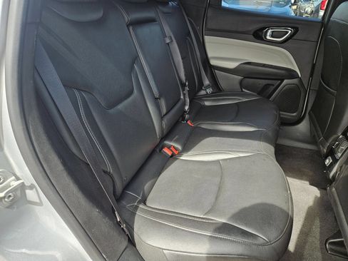 Used 2025 Jeep Compass Limited AWD/4WD image 28
