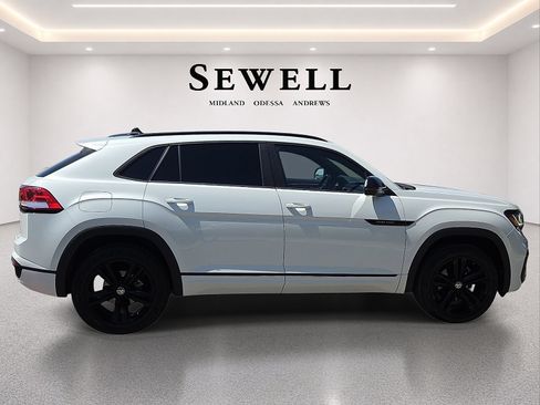 Used 2023 Volkswagen Atlas Cross Sport SEL R-Line AWD/4WD image 4